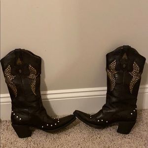 Brown Cowgirl boots!